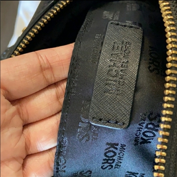 Michael Kors SADRINE crossbody handbag - Picture 7 of 11